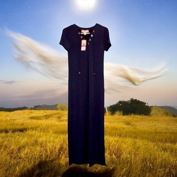 Michael Kors Navy Grommet Maxi 15” Across Chest - Picture 1 of 5